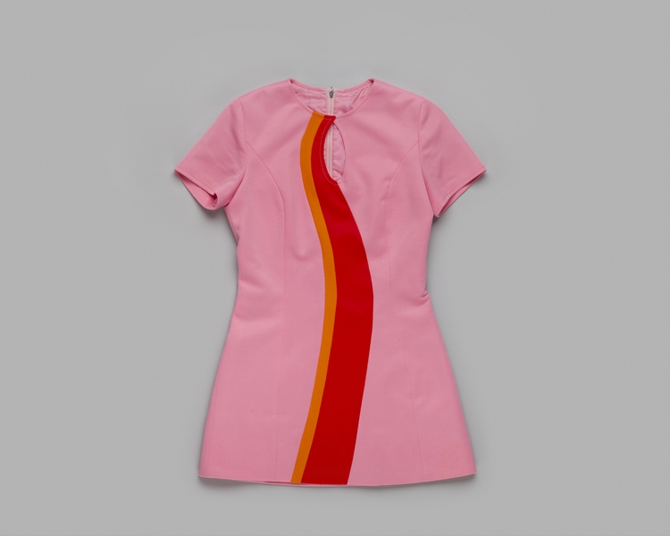 Image: stewardess dress: Pacific Southwest Airlines (PSA)