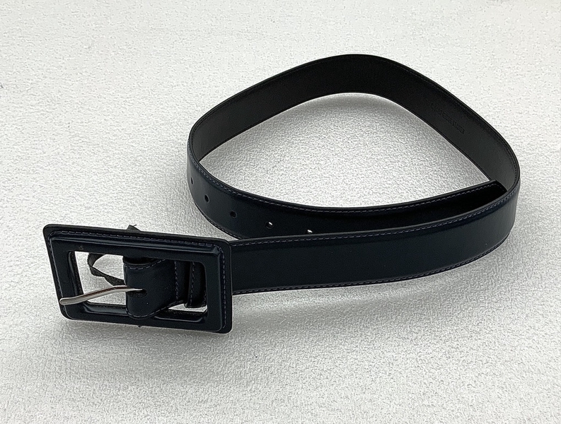 Image: flight attendant belt: JetBlue Airways