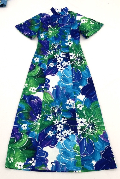 Image: stewardess dress: United Air Lines, Hawai’i service holomu’u