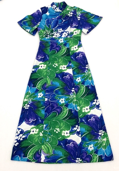 Image: stewardess dress: United Air Lines, Hawai’i service holomu’u