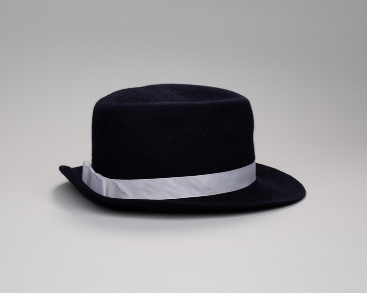 Image: flight attendant hat: South African Airways