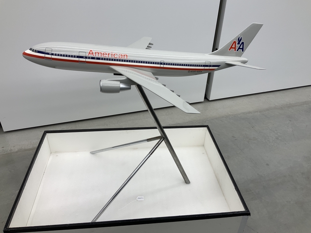 Model airplane: American Airlines, Airbus A300-600