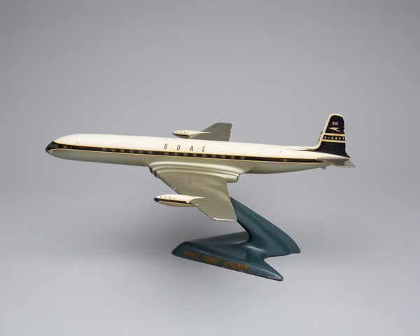 Model airplane: British Overseas Airways Corporation, de Havilland Comet 4