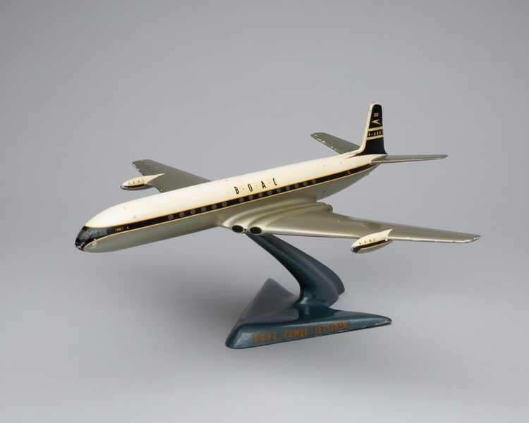 Image: model airplane: British Overseas Airways Corporation, de Havilland Comet 4