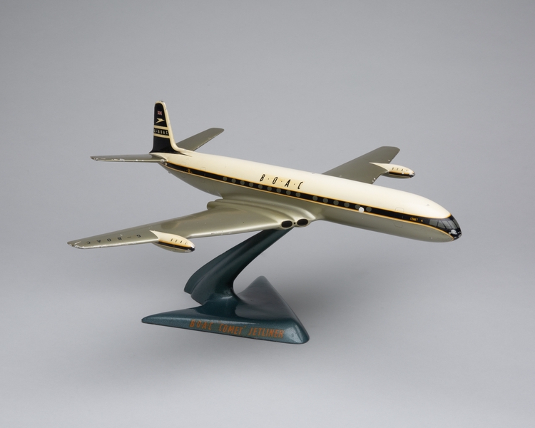 Image: model airplane: British Overseas Airways Corporation, de Havilland Comet 4