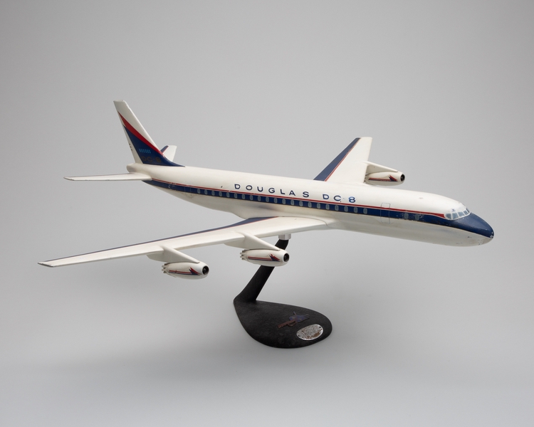 Image: model airplane: Douglas DC-8-11 Ship One
