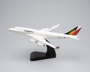Image: model airplane: Philippine Airlines, Boeing 747-400