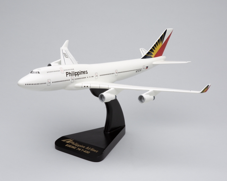 Image: model airplane: Philippine Airlines, Boeing 747-400