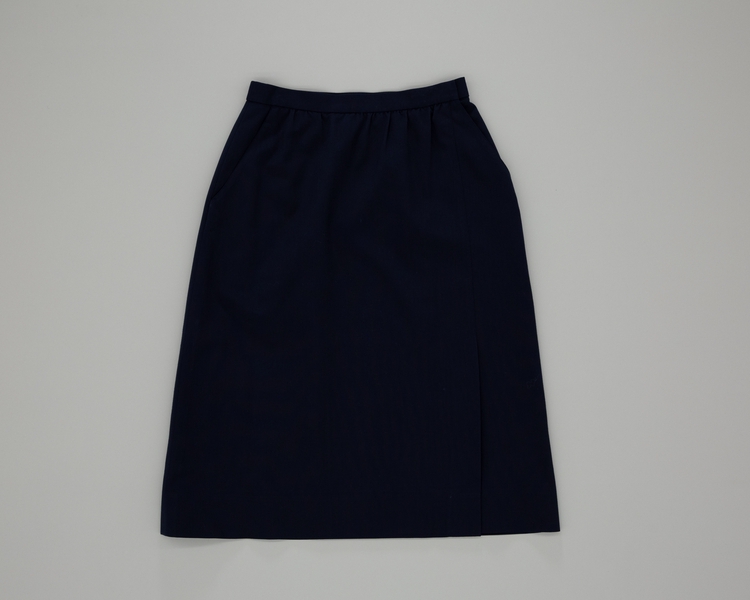 Image: flight attendant skirt: United Airlines