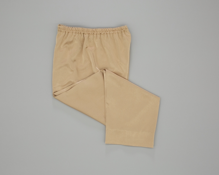 Image: stewardess pants: China Airlines