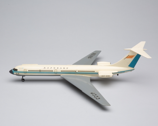Model airplane: Aeroflot Soviet Airlines, Ilyushin Il-62