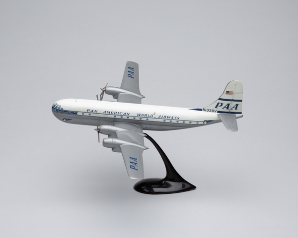 Model airplane: Pan American World Airways, Boeing 377 Stratocruiser Clipper Southern Cross