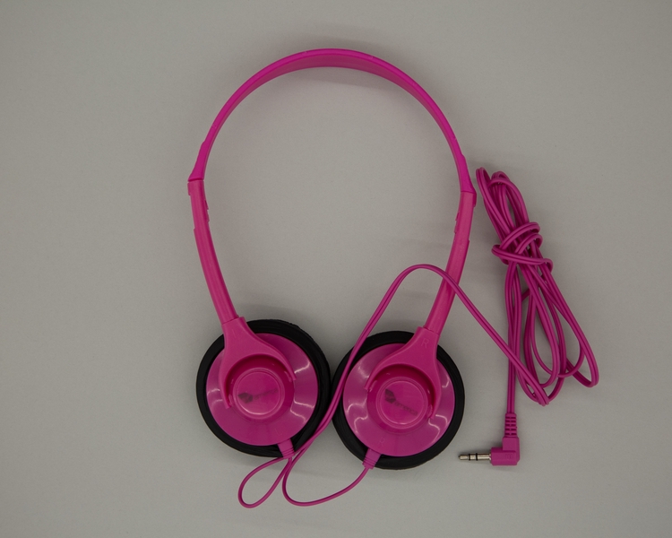 Image: inflight headset: Virgin America