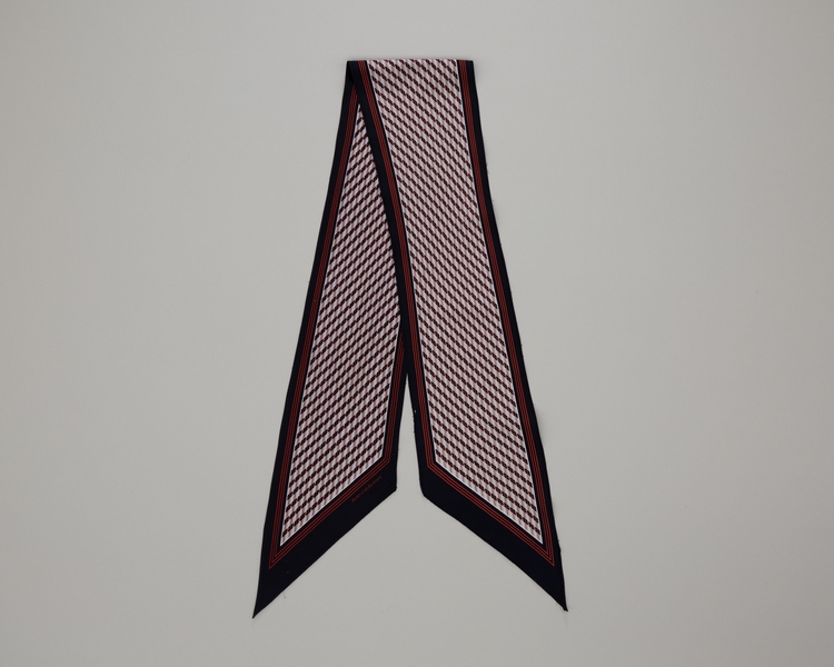 Image: flight attendant scarf: American Airlines