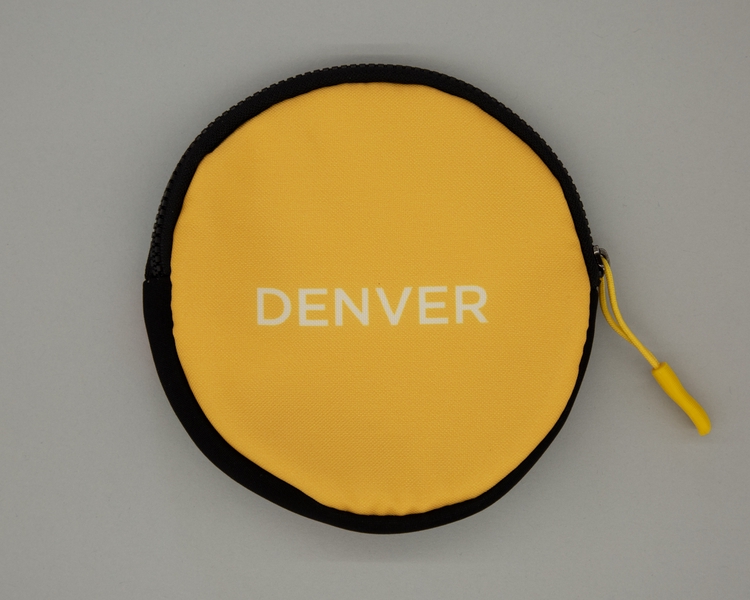 Image: amenity kit: Virgin America, first class, Denver