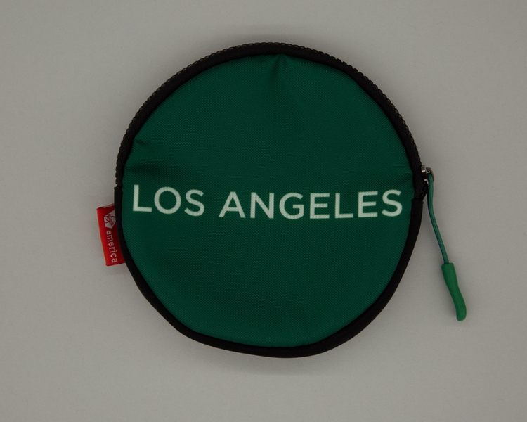 Image: amenity kit: Virgin America, first class, Los Angeles