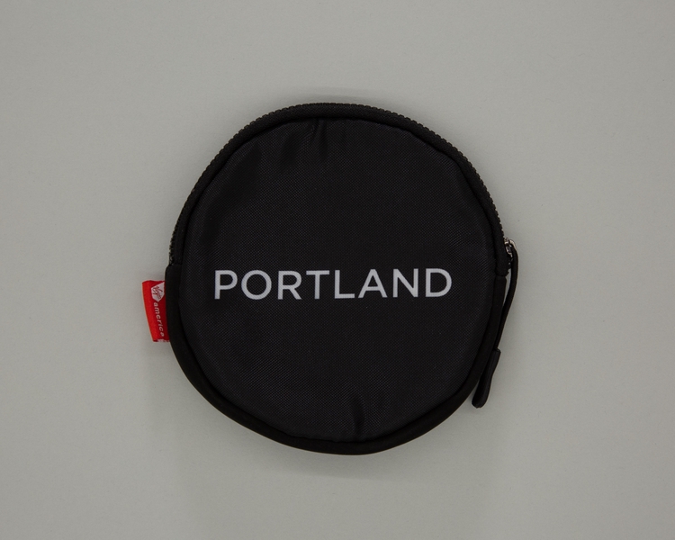 Image: amenity kit: Virgin America, first class, Portland