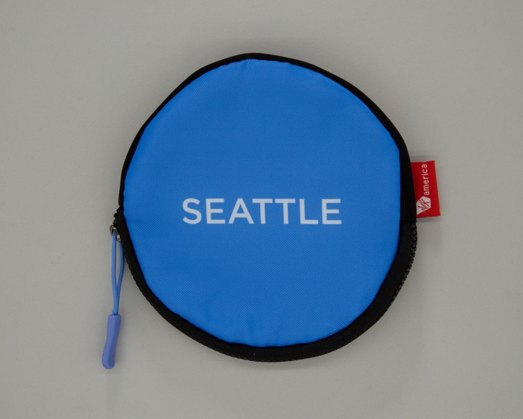 Image: amenity kit: Virgin America, first class, Seattle