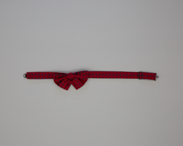 Flight attendant bow tie: Western Airlines