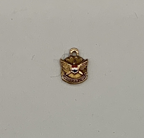 Service pendant: United Air Lines, 2 years