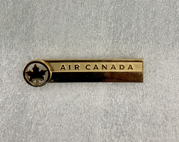 Name pin: Air Canada