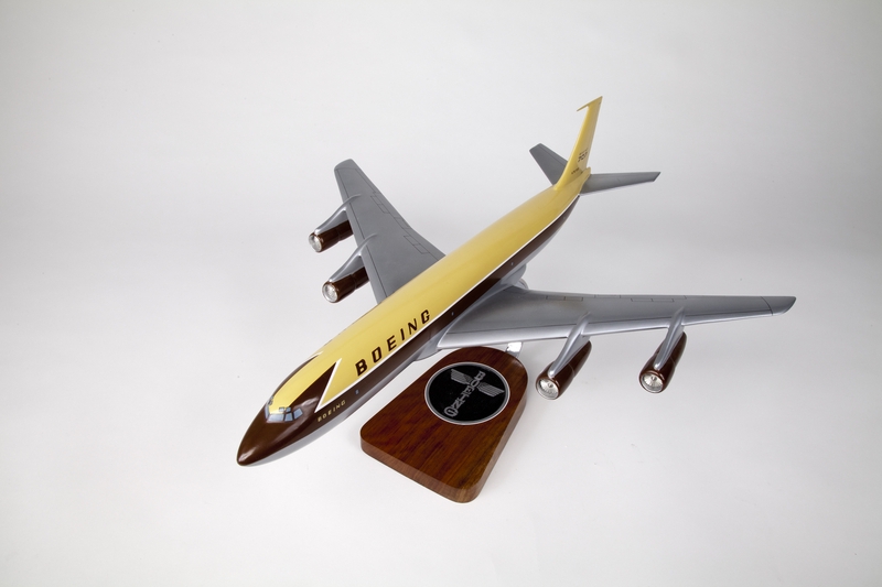 Image: model airplane: Boeing 367-80