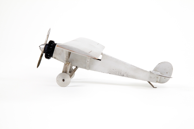 Image: model airplane: Ryan NYP Spirit of St. Louis