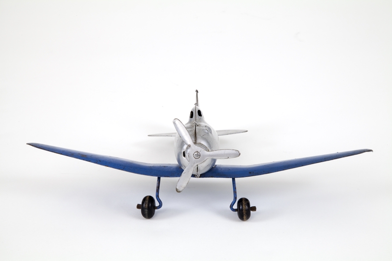 Image: toy airplane: low wing monoplane