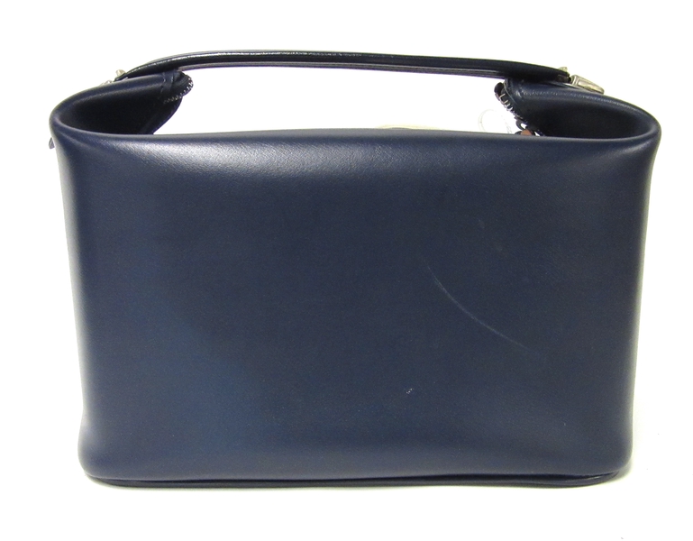 Image: flight attendant handbag: Lufthansa