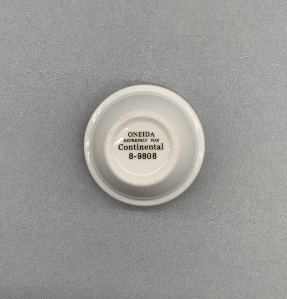 Image: condiment dish: Continental Airlines, first class