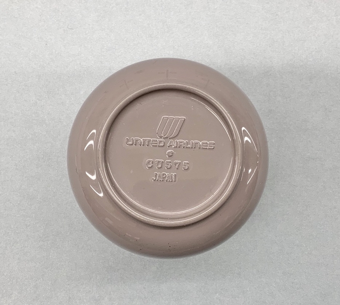 Image: condiment dish: United Airlines, business class
