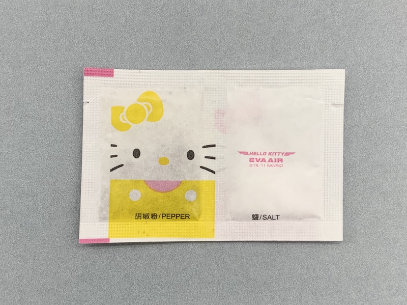 Image: salt and pepper packets: EVA Air, Hello Kitty Jet service