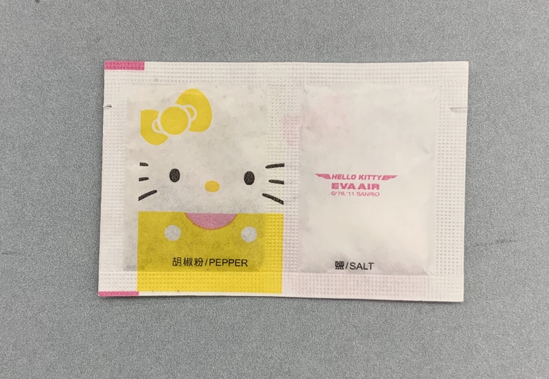 Image: salt and pepper packets: EVA Air, Hello Kitty Jet service