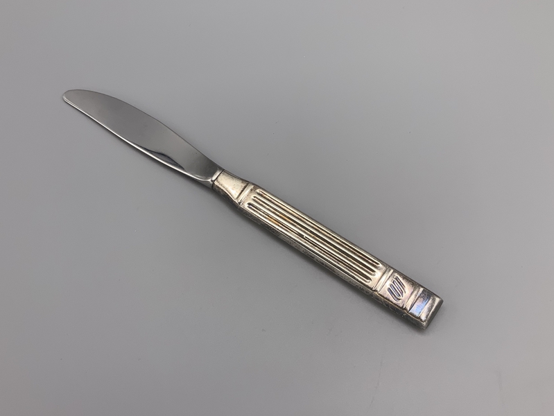 Image: knife: United Airlines