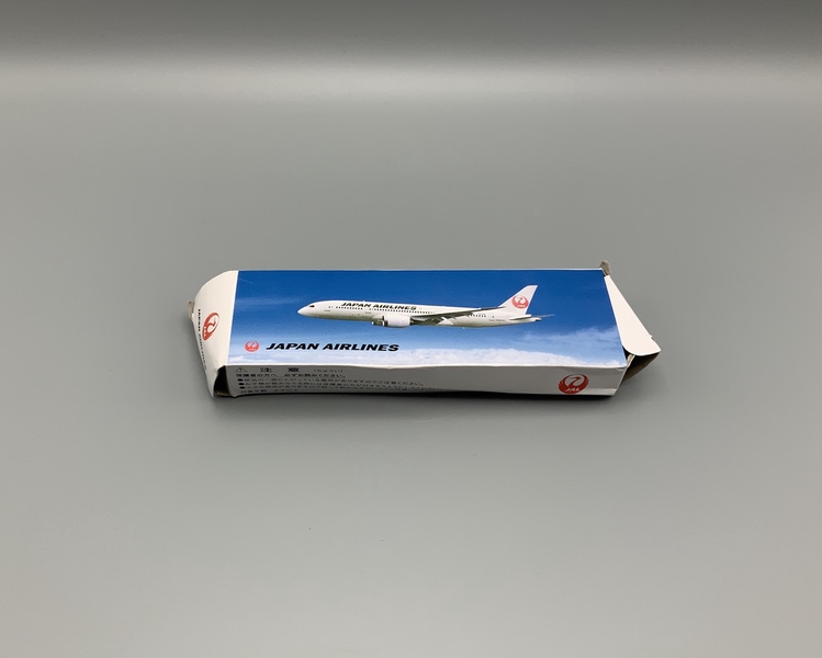 Image: model airplane: Japan Airlines, Boeing 787 Dreamliner