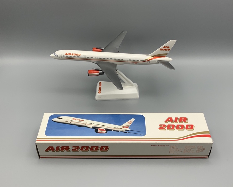 Image: model airplane: Air 2000, Boeing 757