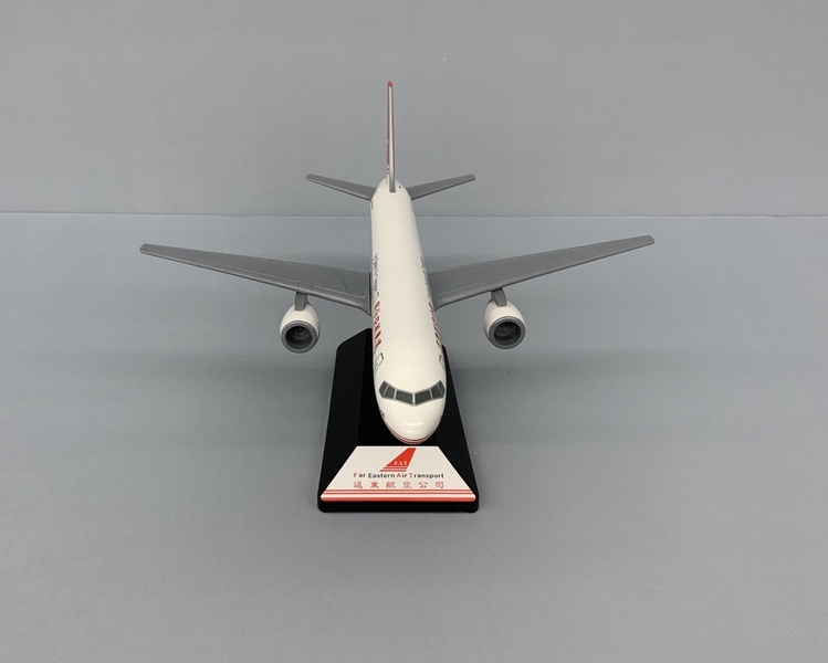 Image: model airplane: Far Eastern Air Transport, Boeing 757-200