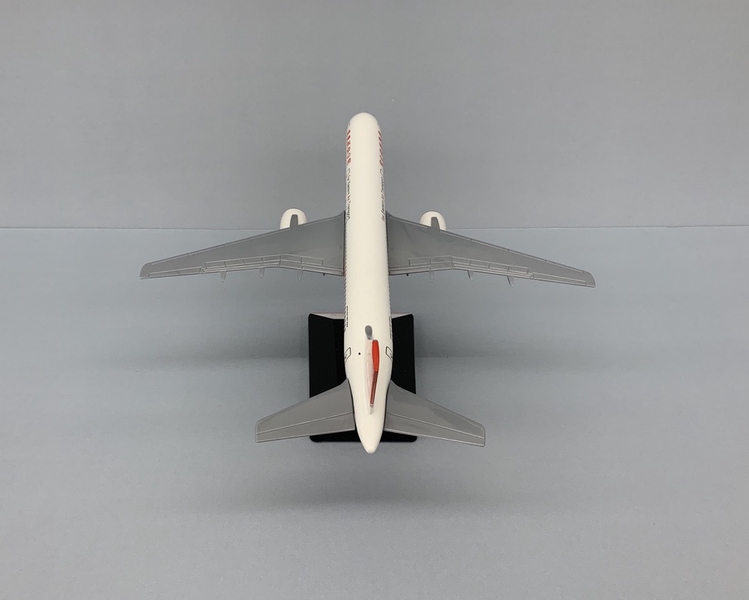 Image: model airplane: Far Eastern Air Transport, Boeing 757-200