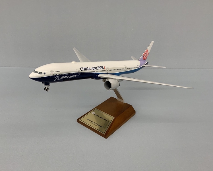 Image: model airplane: China Airlines, Boeing 777-300ER