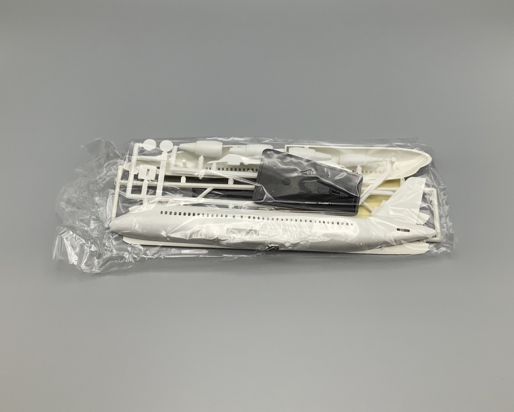 Image: model airplane: Iran Air, Airbus A300