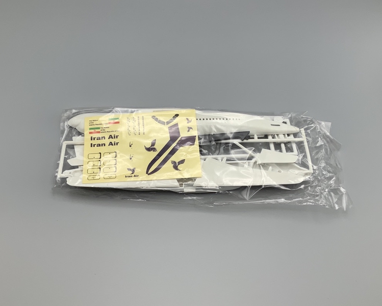 Image: model airplane: Iran Air, Airbus A300
