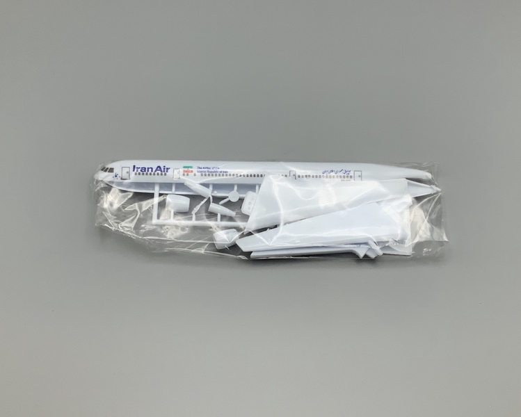 Image: model airplane: Iran Air, Airbus A300-600