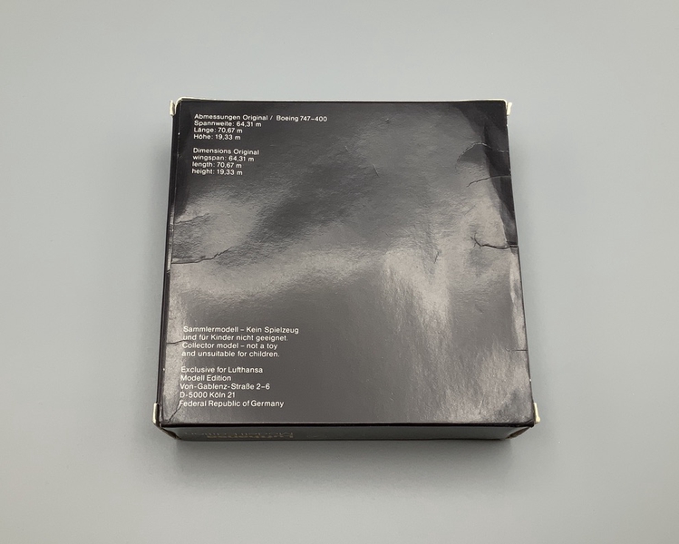 Image: model airplane: Lufthansa, Boeing 747-400