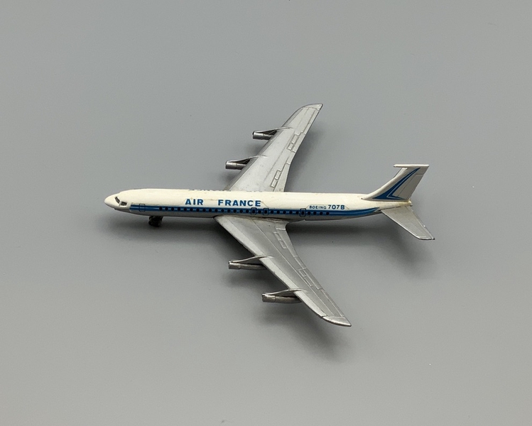 Image: miniature model airplane: Air France, Boeing 707