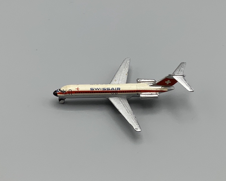 Image: miniature model airplane: Swissair, Douglas DC-9