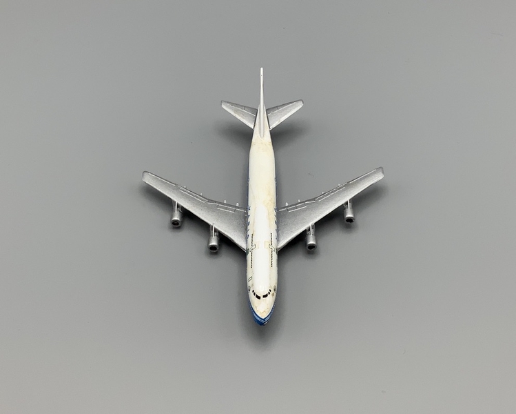 Image: miniature model airplane: VARIG, Boeing 747-300