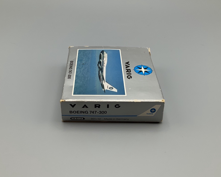 Image: miniature model airplane: VARIG, Boeing 747-300