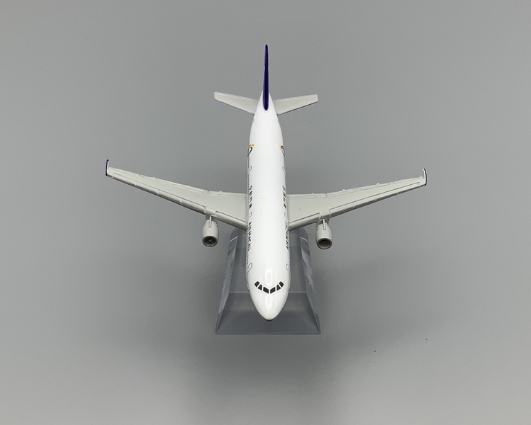 Image: model airplane: Air Macau, Airbus A320
