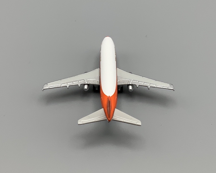 Image: miniature model airplane: Dragonair, Boeing 737-200