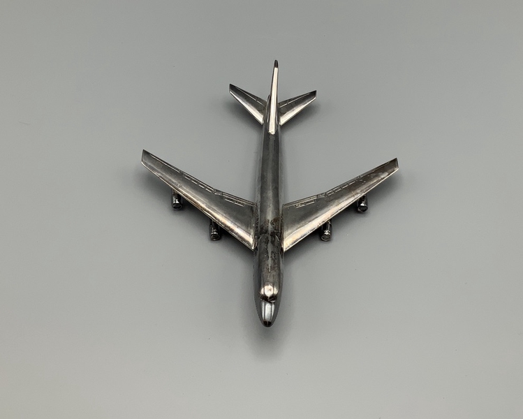 Image: model airplane: Japan Air Lines, Boeing 747